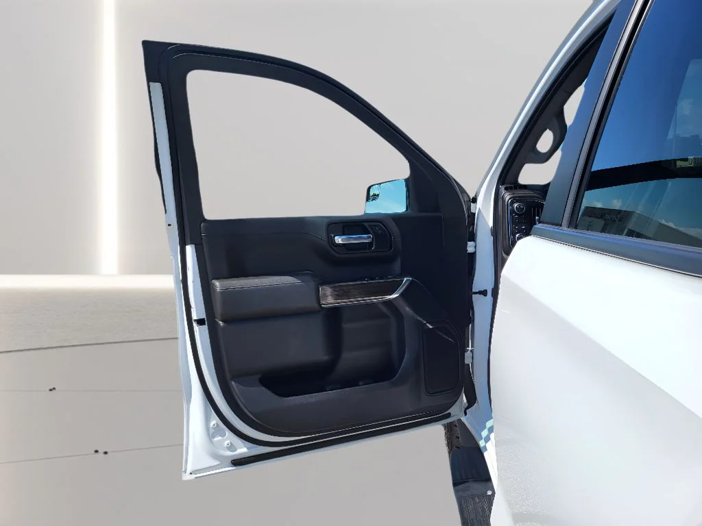 Used 2022 Summit White Chevrolet RST image 18