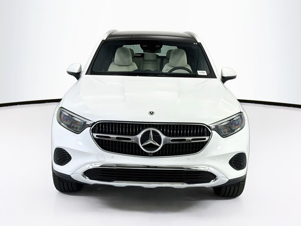 New 2027 Moonlight White Metallic Mercedes-Benz GLC 300 image 2