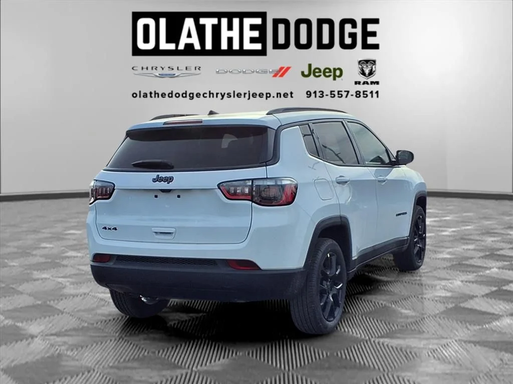 New 2026 Bright White Clear-Coat Exterior Paint Jeep Latitude image 24