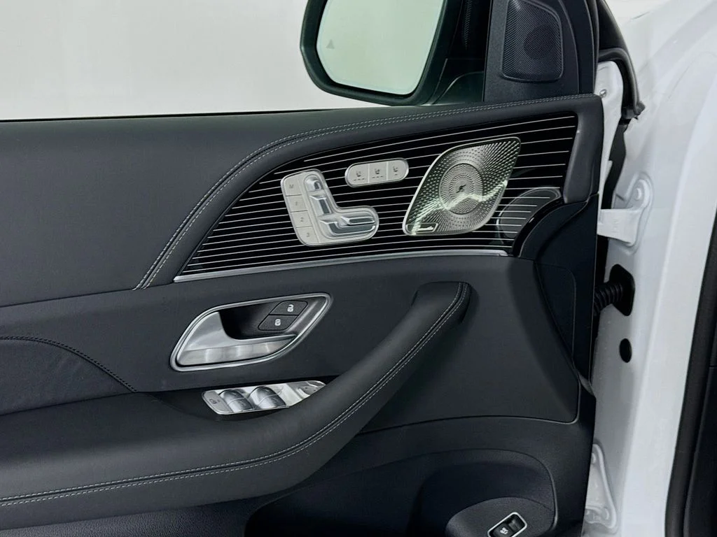 New 2026 MANUFAKTUR Moonlight White Metallic Mercedes-Benz GLE 53 AMG® image 19