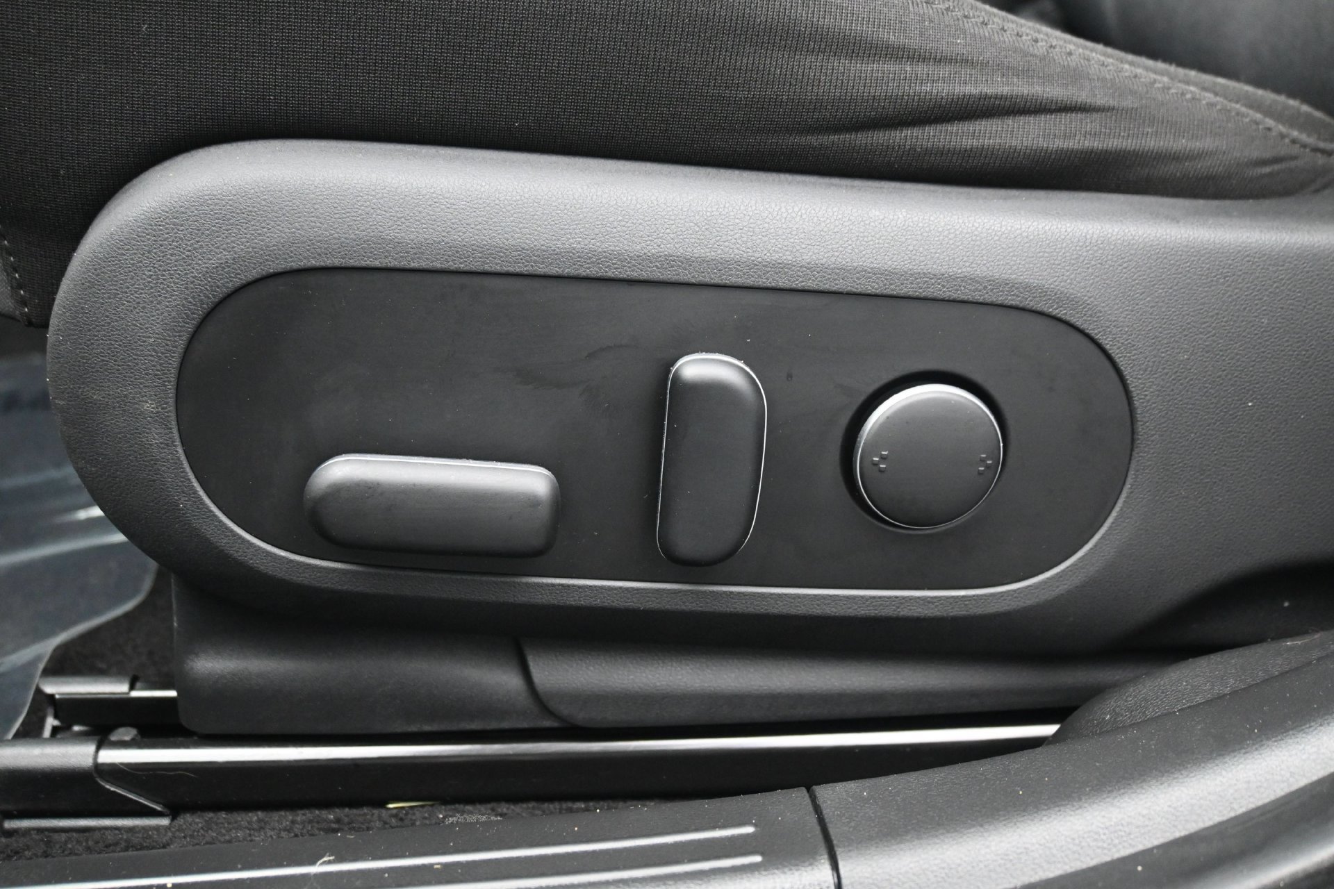 Used 2024 Cyber Gray Hyundai SEL AWD image 30