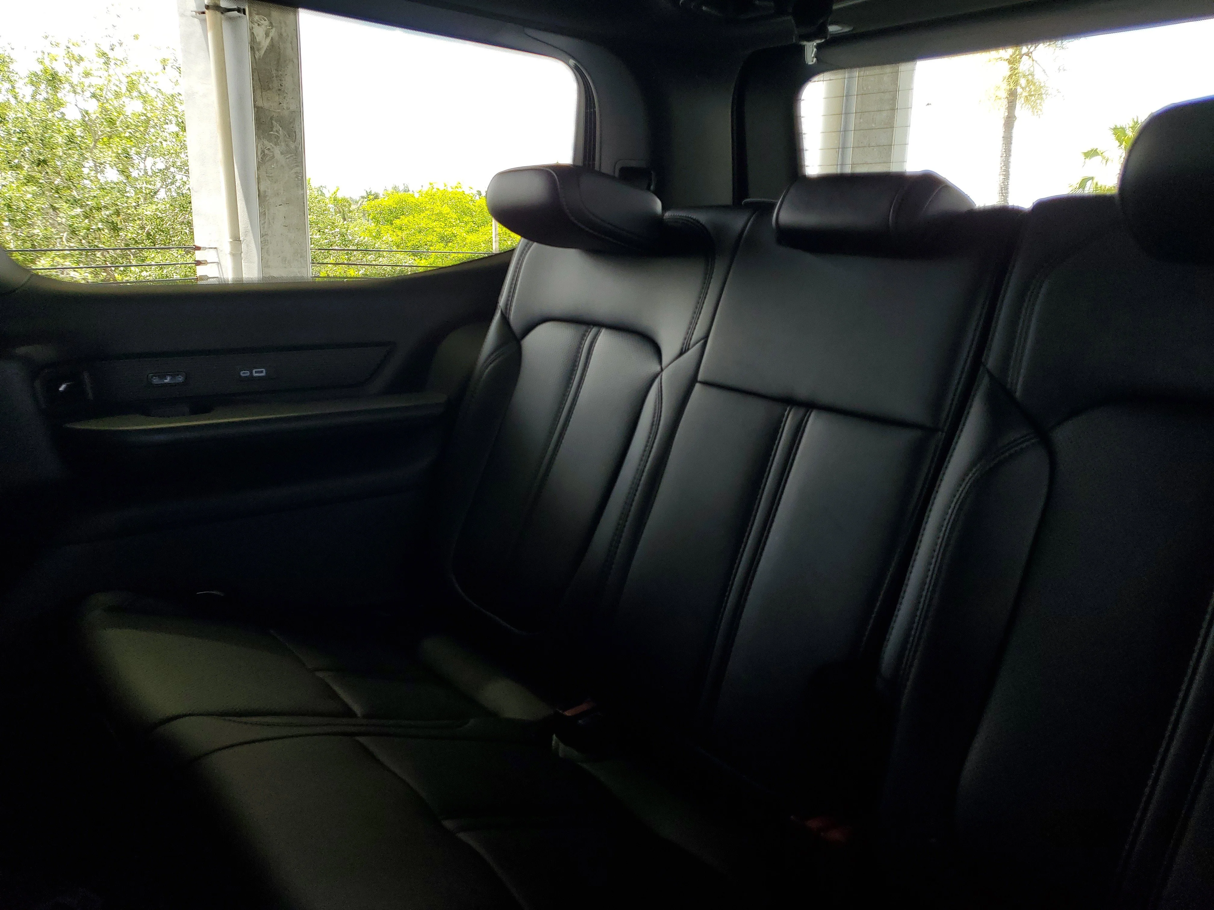 New 2026 Baltic-Gray Metallic Clear-Coat Exterior Paint Jeep Limited Altitude image 10