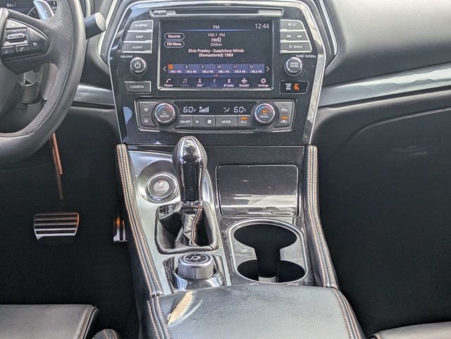Used 2022 White Nissan SR image 16
