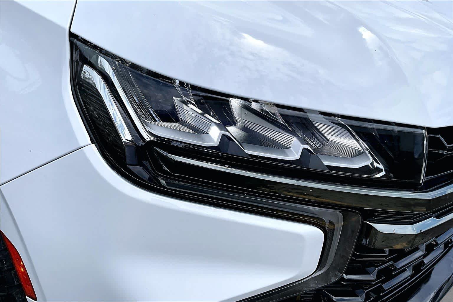 Used 2022 Summit White Chevrolet Z71 image 27