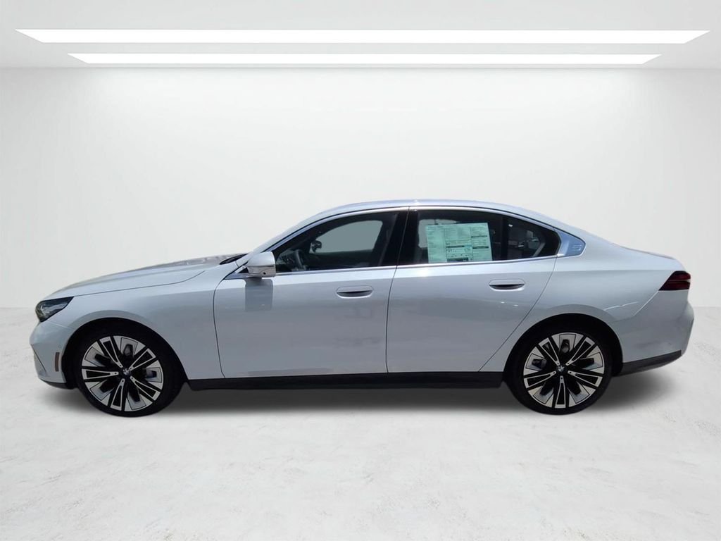 New 2027 White Metallic BMW 530i image 7