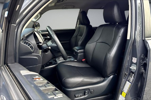 Used 2024  Toyota SR5 image 23
