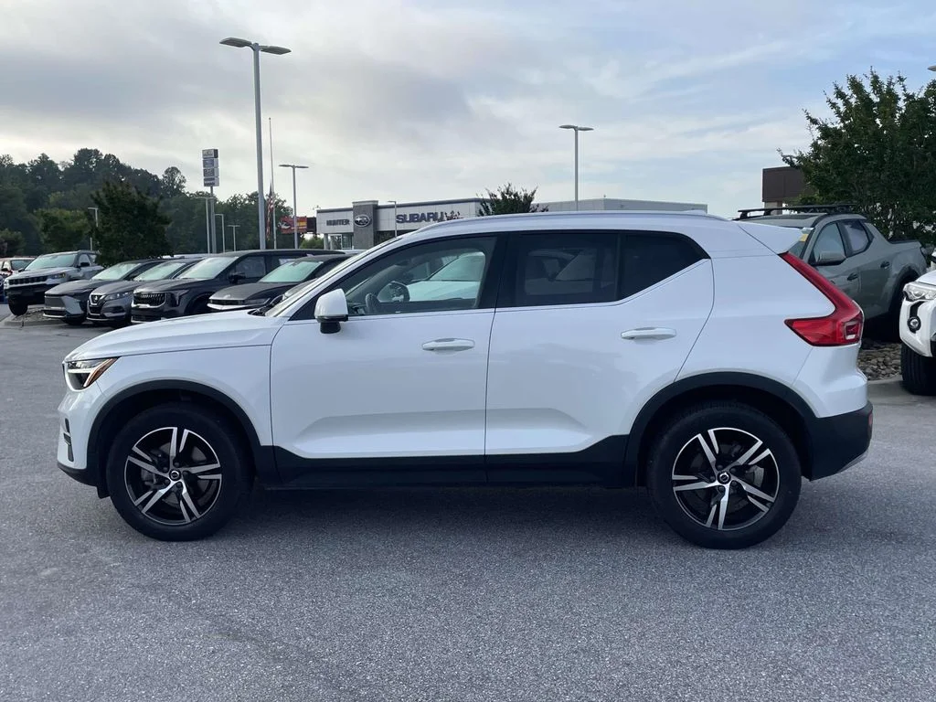 Certified Used 2025 Crystal White Volvo Core image 25