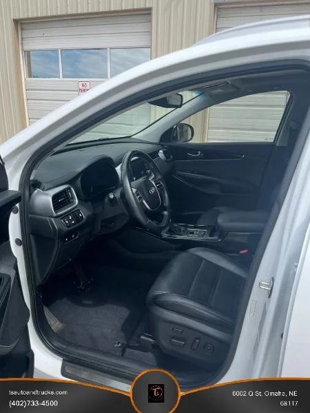 Used 2020 Silver Kia SX Sport Utility 4D image 9