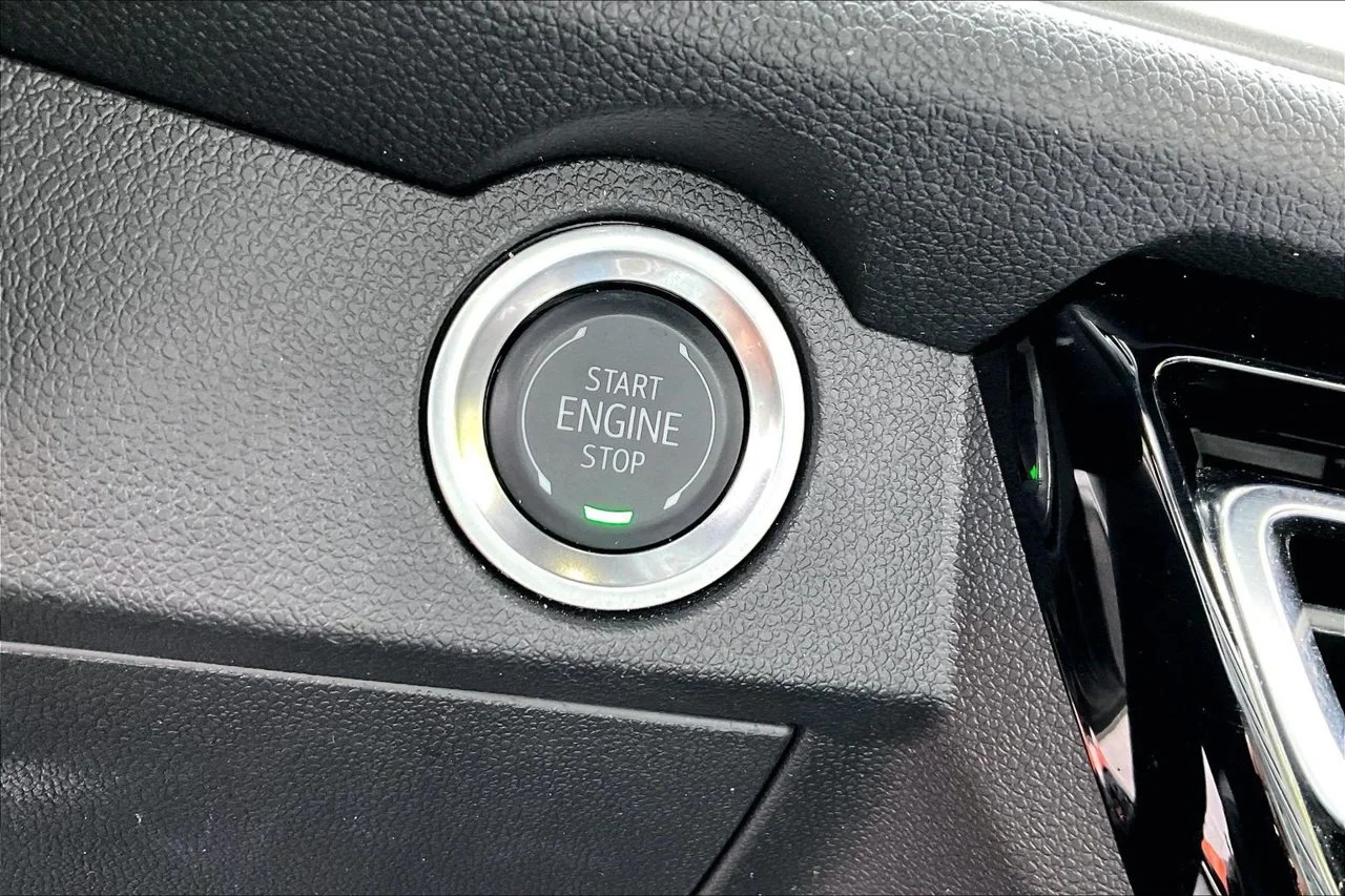 Used 2025 Black Chevrolet LT image 27
