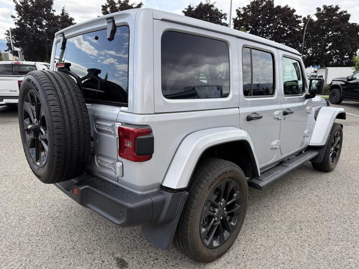 Used 2024 Silver Jeep Sahara 4xe image 6