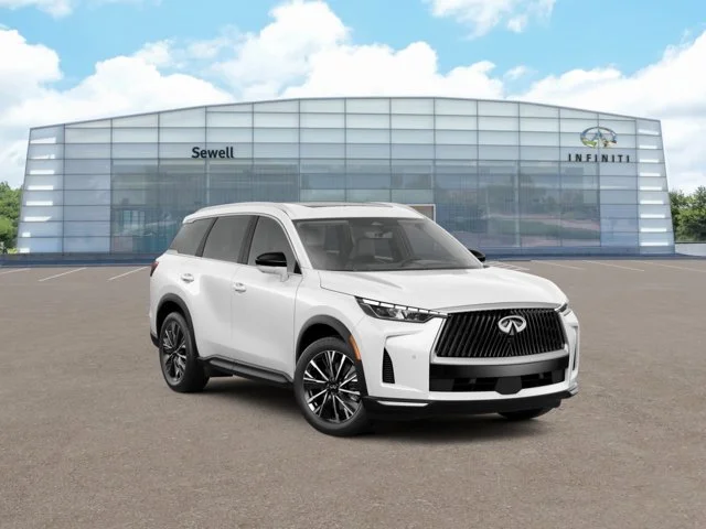 New 2027 RADIANT WHITE INFINITI Luxe AWD image 4