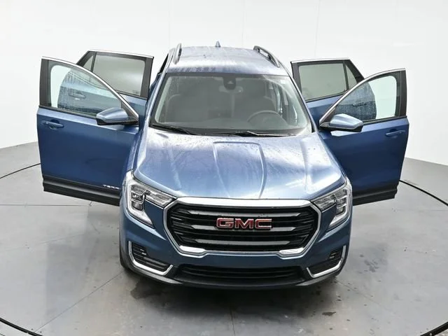 Used 2024 Downpour Metallic GMC SLE image 44