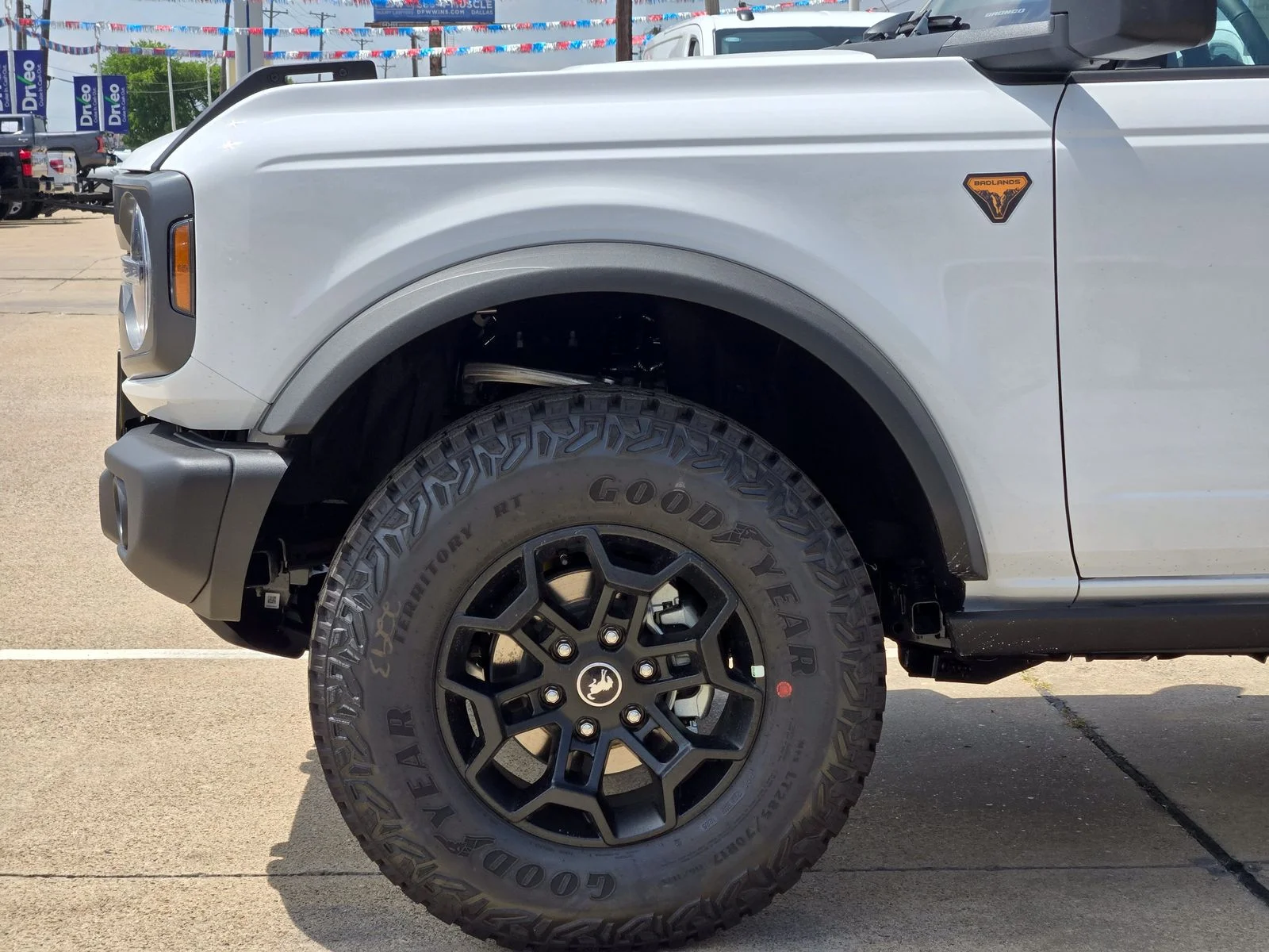 New 2026 Oxford White Ford Badlands® image 6