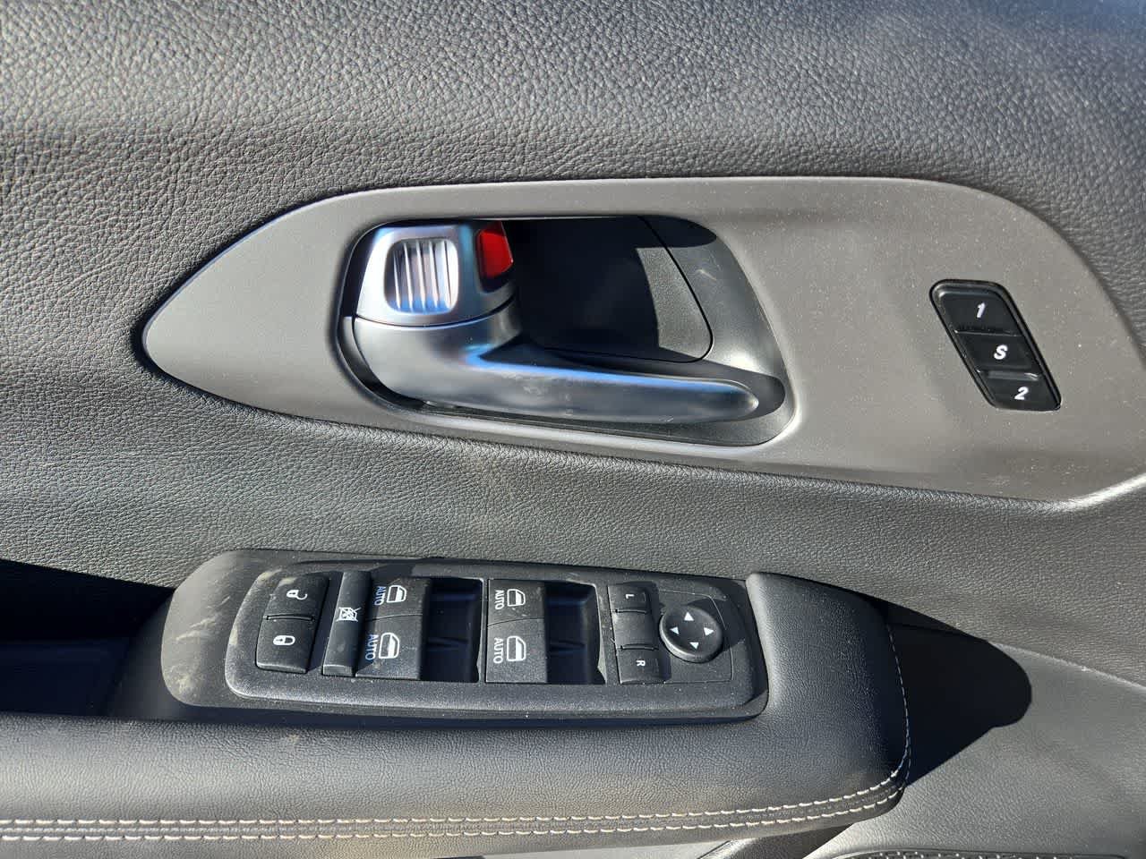 2026 Chrysler Pacifica Select - Photo 12