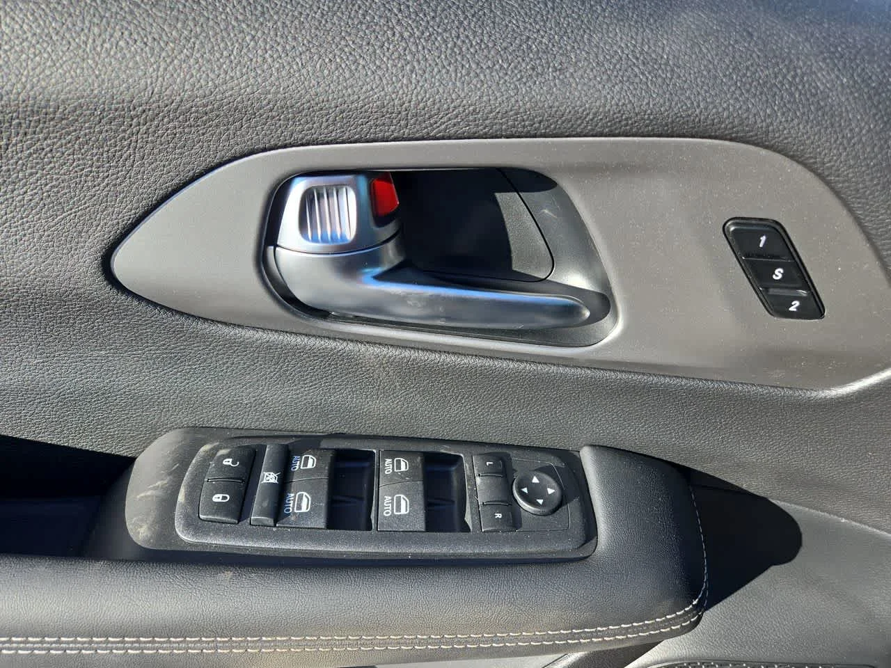 2026 Chrysler Pacifica Select - Photo 12