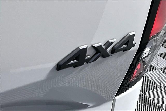 Used 2025 White Nissan S image 23