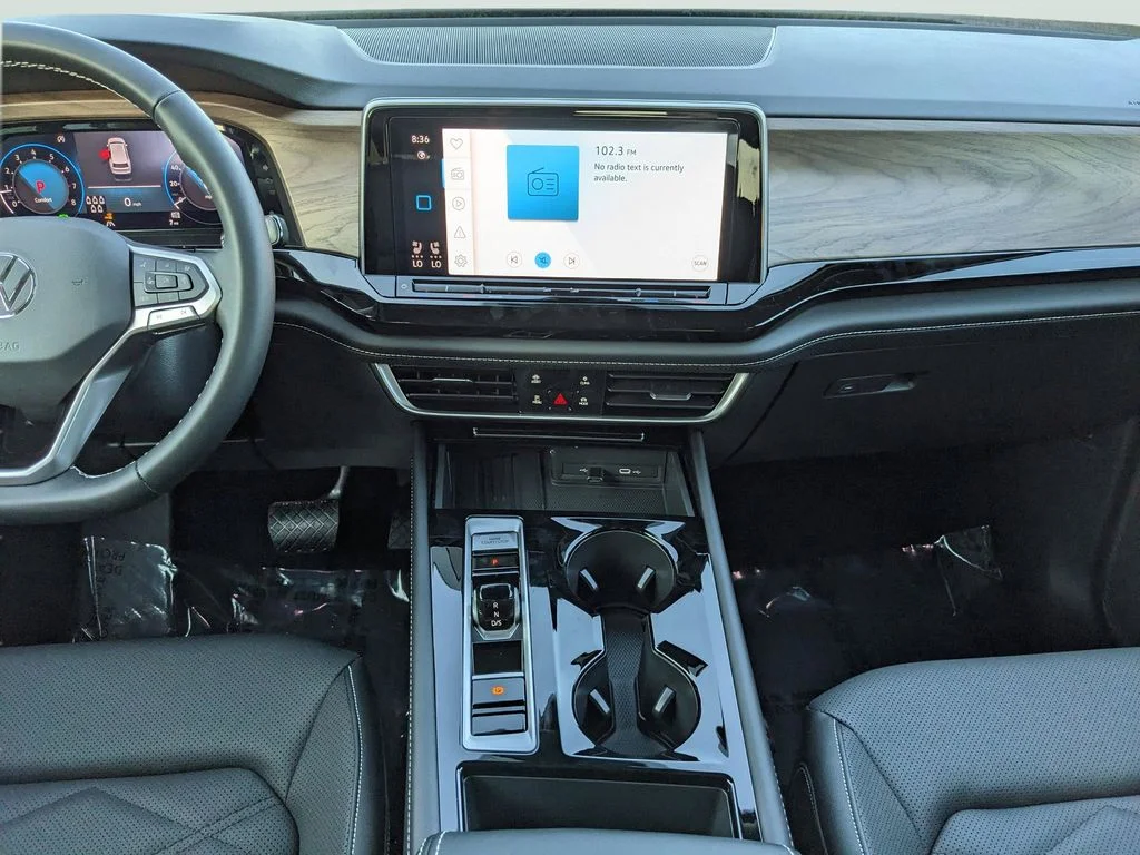 New 2026 Silver Volkswagen 2.0T SE w/Technology image 13