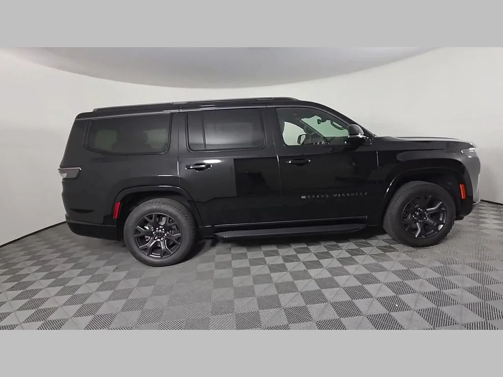 New 2026 High Gloss Black Exterior Paint Jeep Limited Altitude image 31