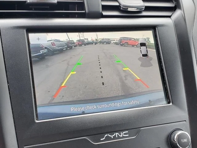 Used 2019 Blue Metallic Ford SE image 15