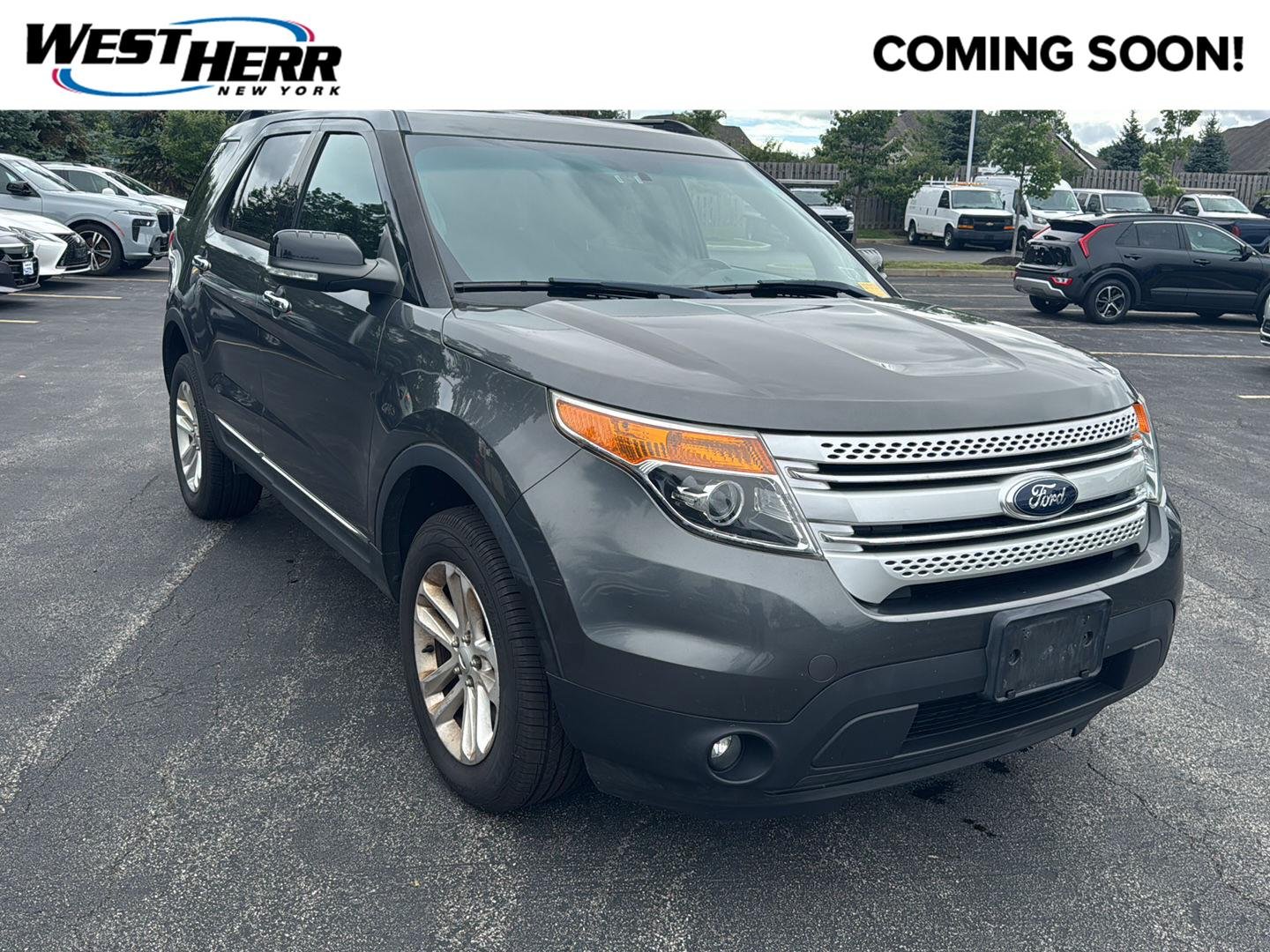 Used 2015 Magnetic Metallic Ford XLT image 1