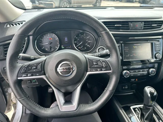 Used 2019 Silver Nissan SV image 14