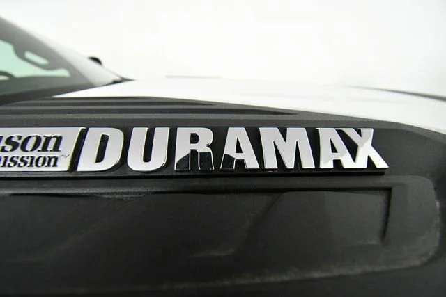 New 2026 Summit White Chevrolet WT image 18