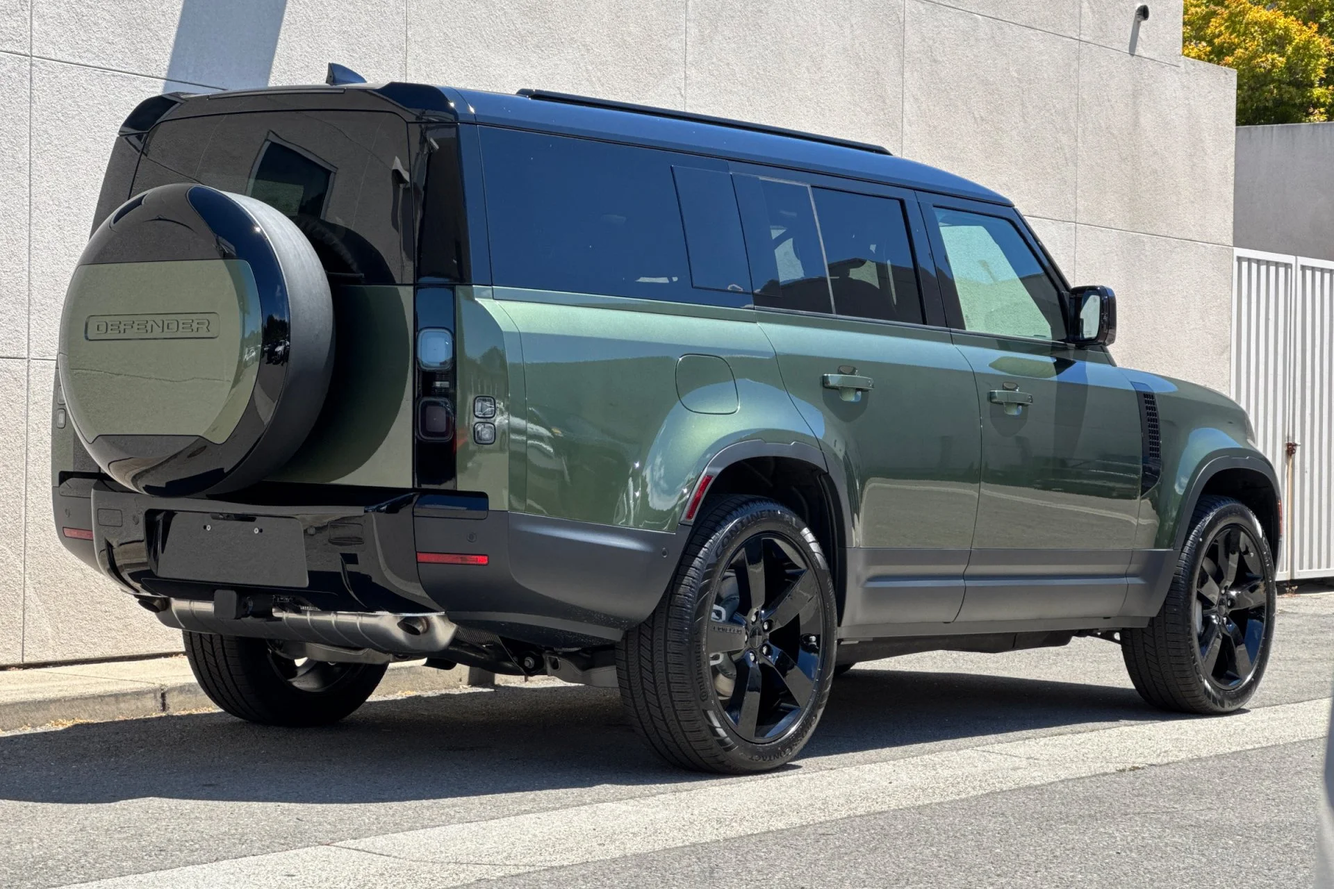 New 2026 Woolstone Green Land Rover S image 2