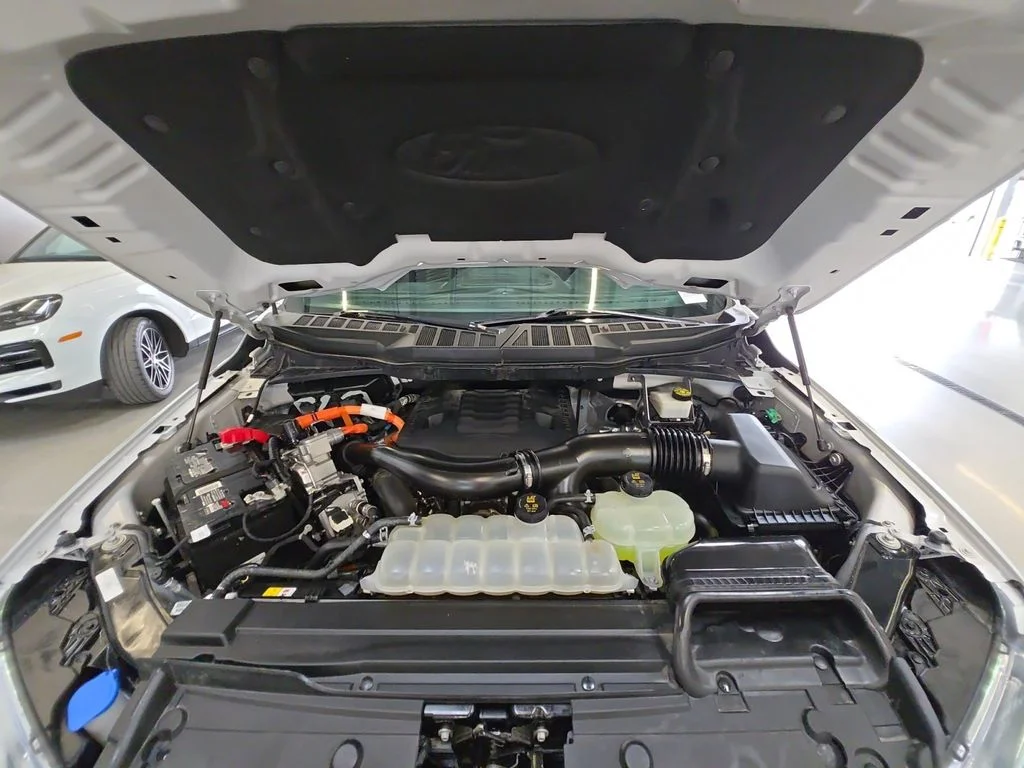 Used 2023 White Ford XLT image 24