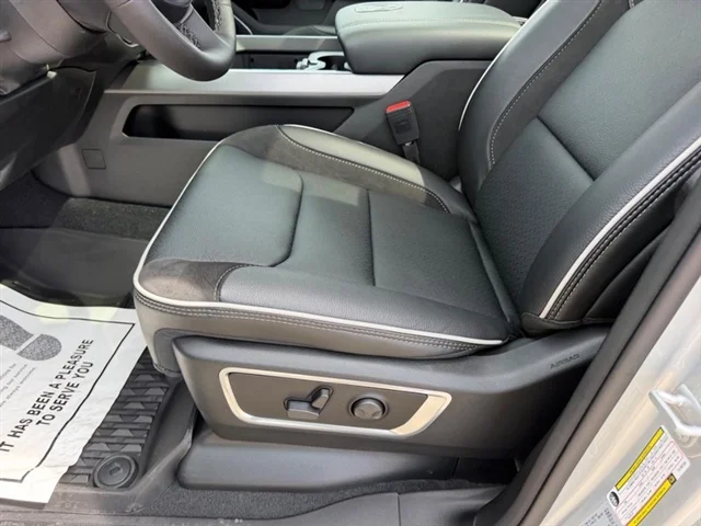 New 2026 Silver Zynith Exterior Paint RAM Laramie image 21