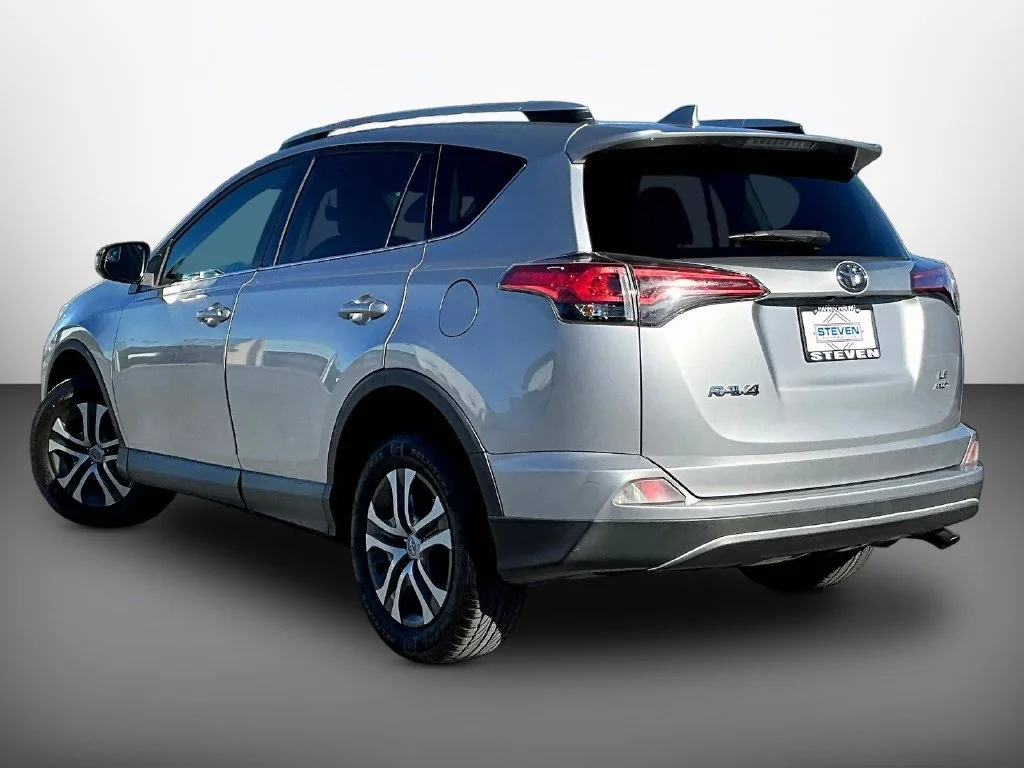 Used 2016 Silver Toyota LE image 4