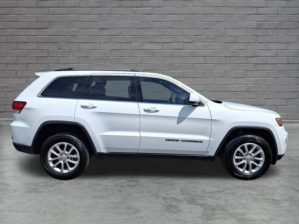 Used 2021 Bright White Clearcoat Jeep Laredo E image 13