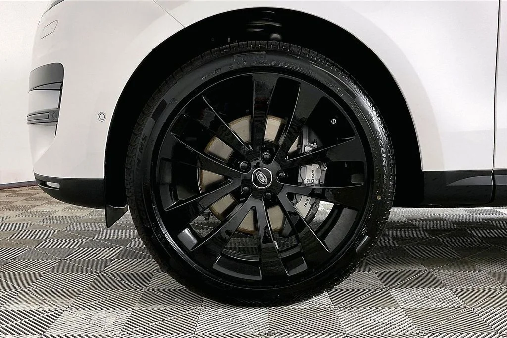 New 2025 White Land Rover SE image 9
