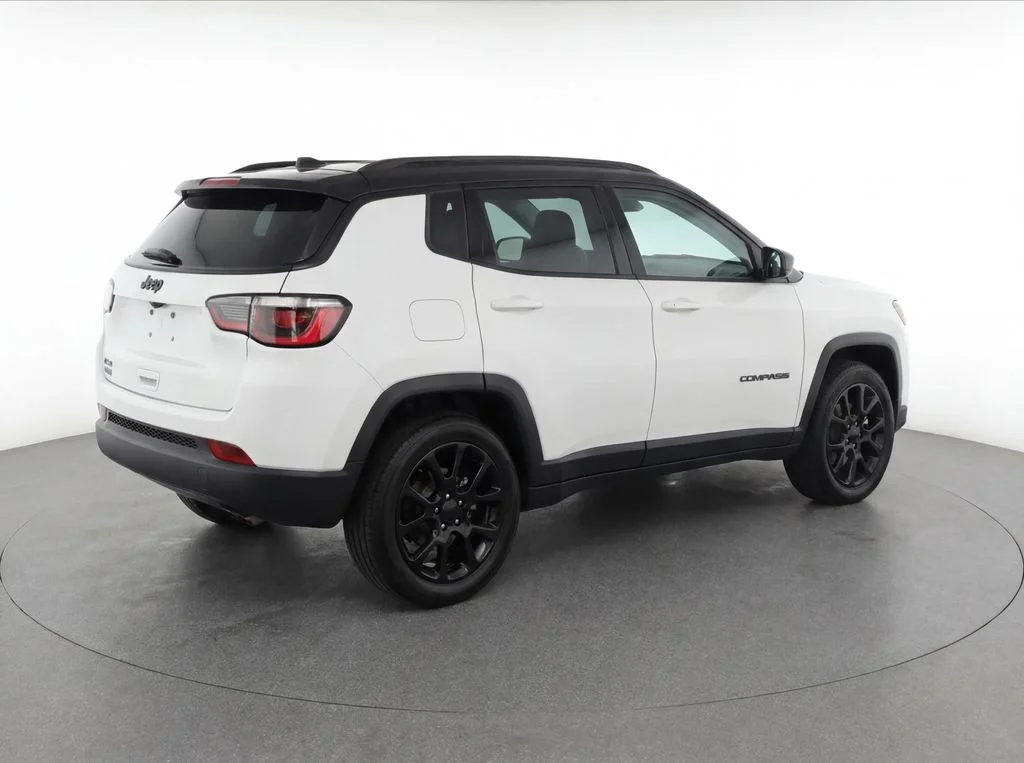 Used 2023 White Jeep Altitude image 4
