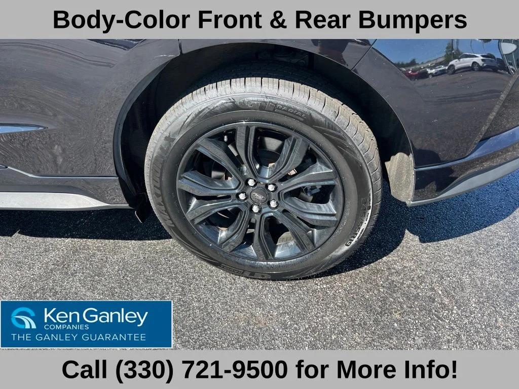 Used 2022 Black Ford SE image 23