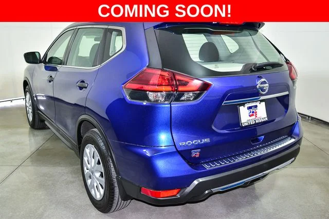 Used 2017 Blue Nissan S image 3