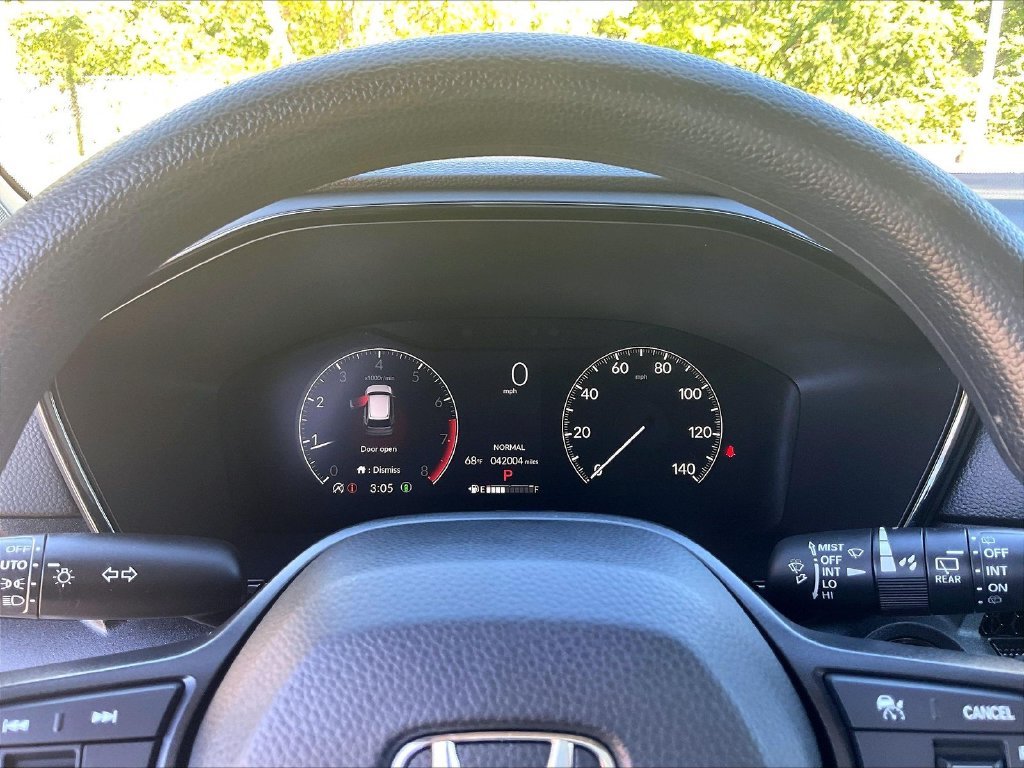 Used 2024 Platinum White Pearl Honda EX image 25