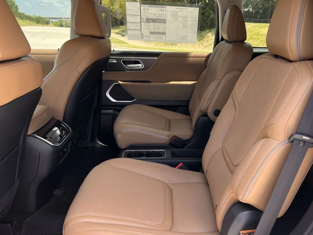 New 2027 RADIANT WHITE INFINITI Luxe 2WD image 28