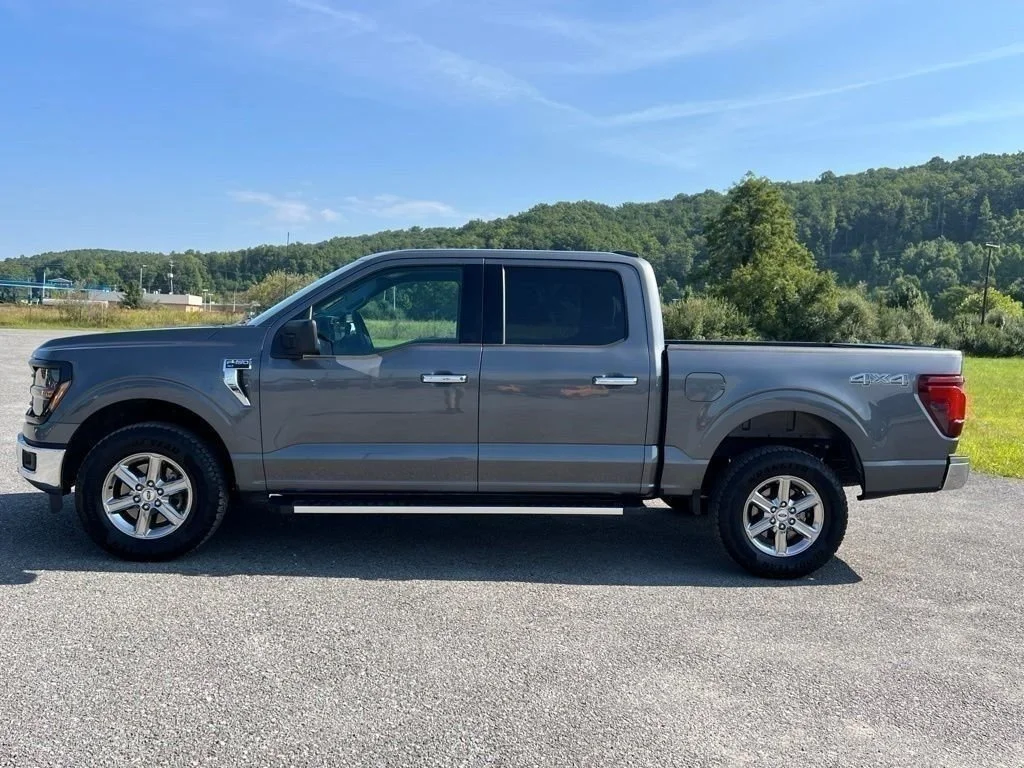 Used 2025 Gray Metallic Ford XLT image 6