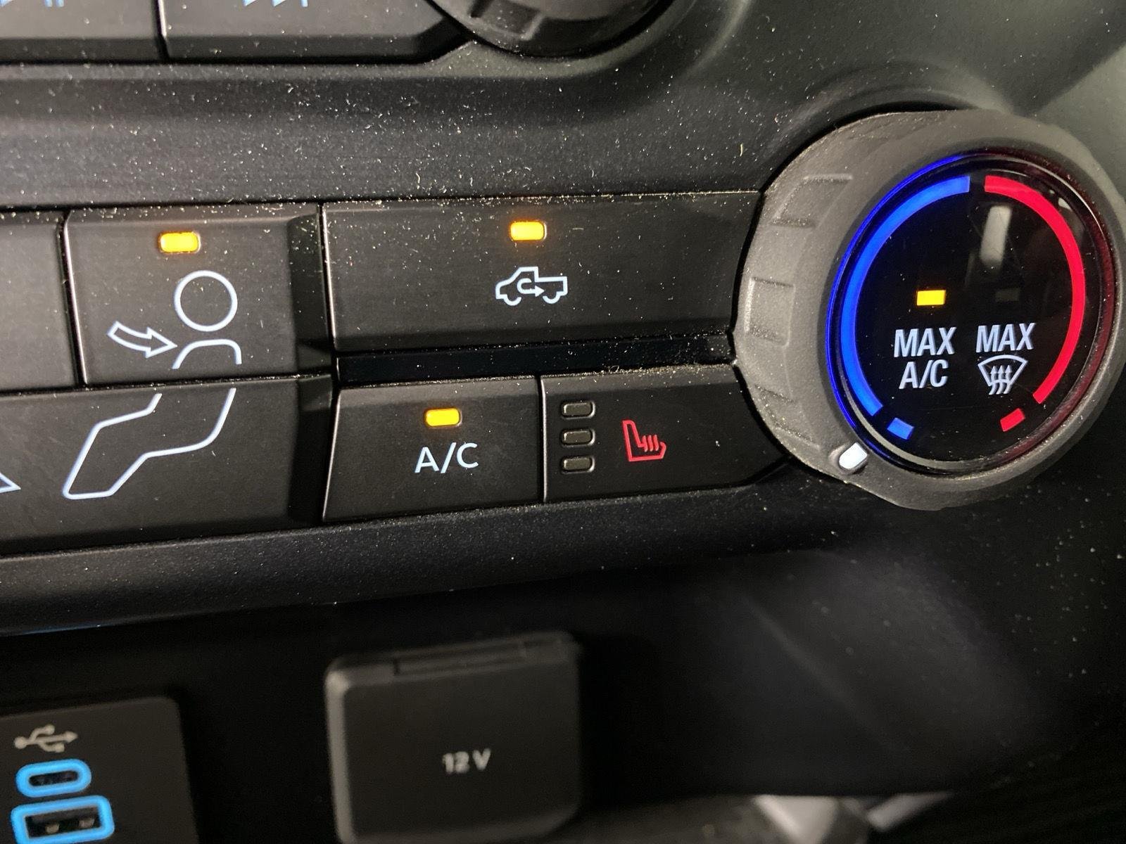 Used 2023 Black Metallic Ford XLT image 43