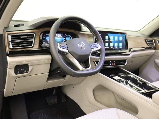 New 2026 Deep Black Pearl Volkswagen 2.0T SE W/TECHNOLOGY image 13