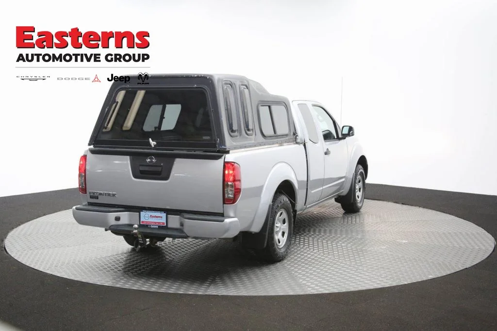 Used 2019 Silver Nissan S image 8