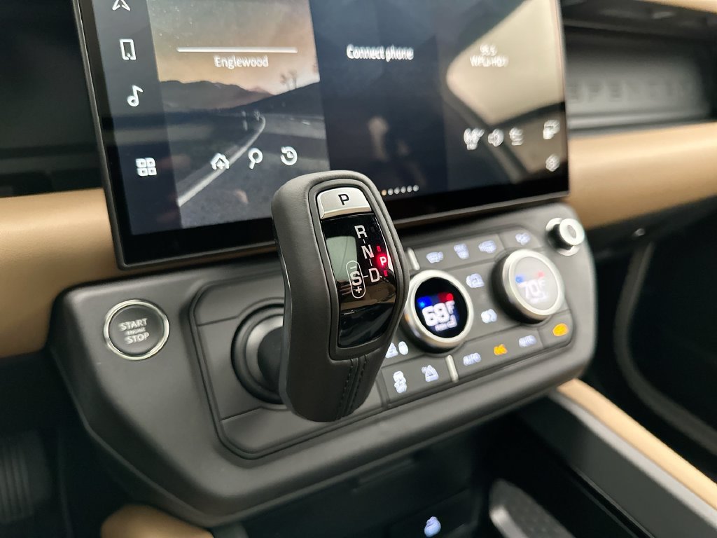 New 2026 Fuji White Land Rover X-Dynamic SE image 12