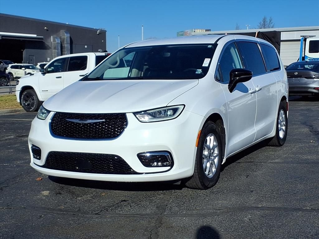 Certified 2024 Chrysler Pacifica Touring L with VIN 2C4RC1BG6RR106308 for sale in Kansas City