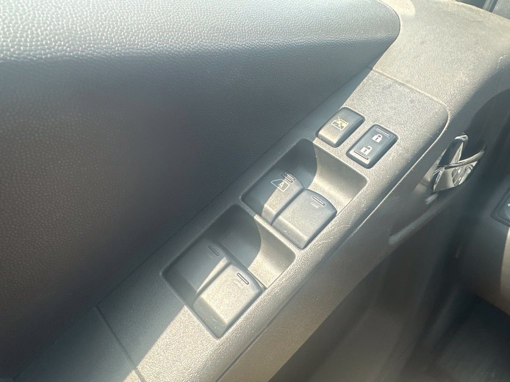 Used 2013 Blue Nissan PRO-4X image 19