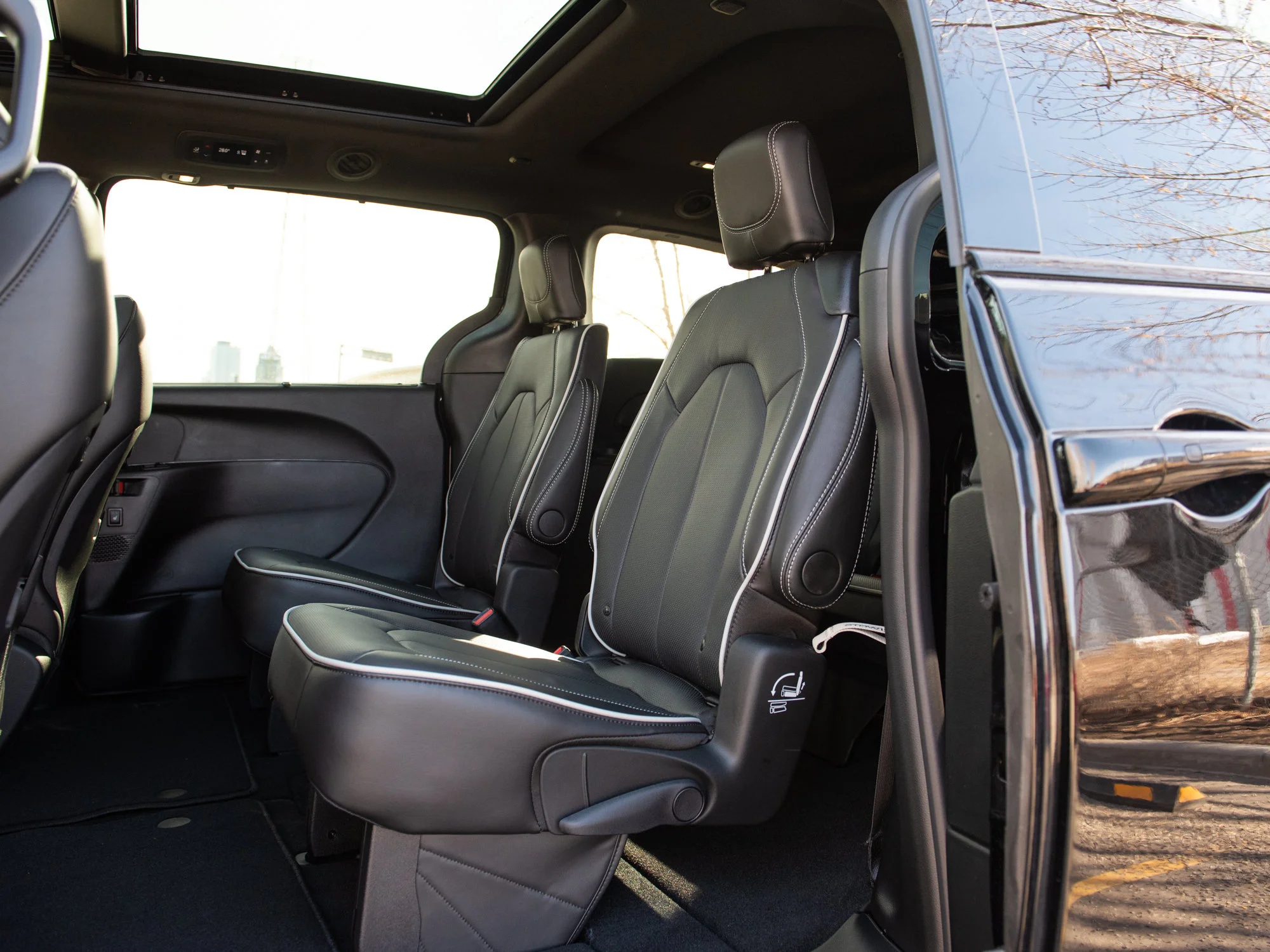 New 2026 Black Chrysler Limited* image 19