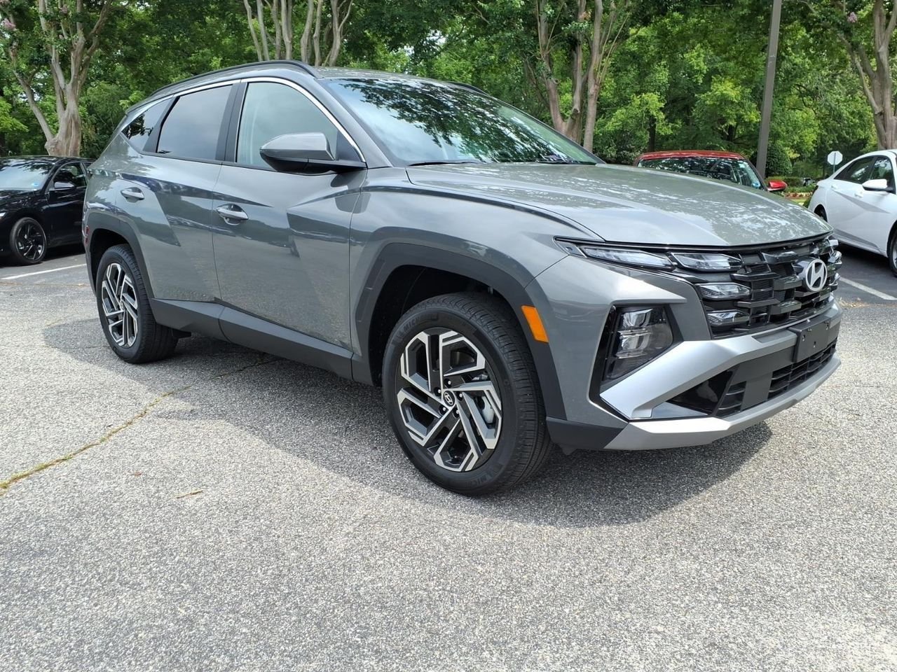 New 2026 Hampton Gray Hyundai SEL Plus AWD image 4