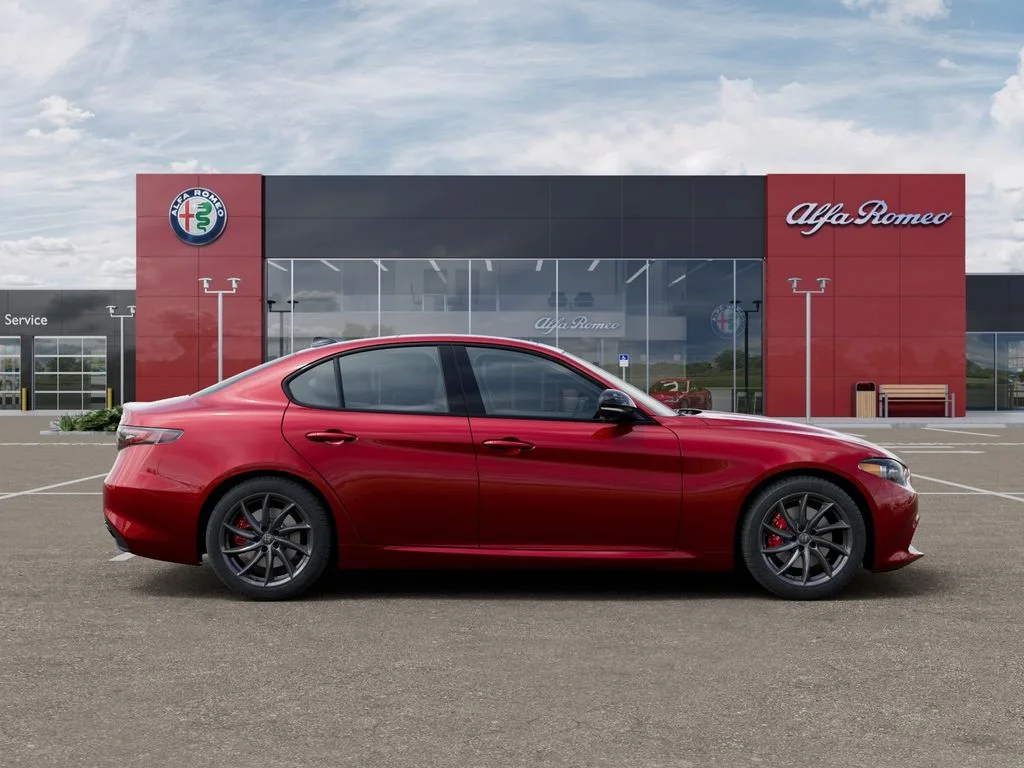 New 2025 Alfa Rosso (Red) Exterior Paint Alfa Romeo Base image 22