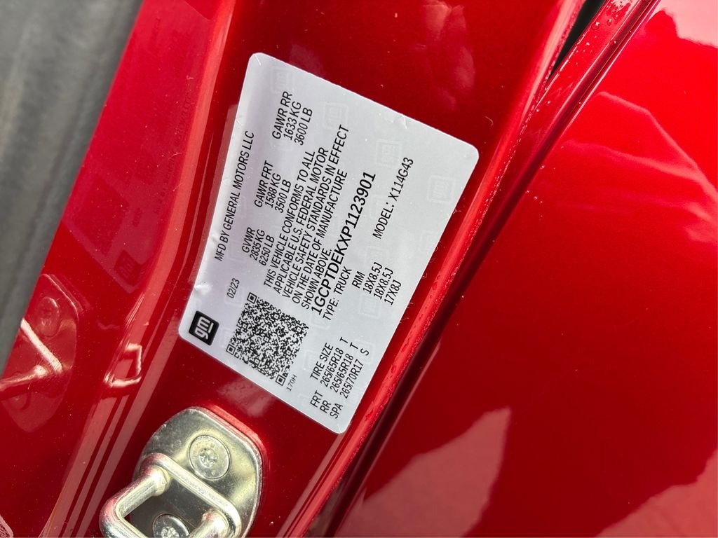 Used 2023 Red Chevrolet Z71 image 16