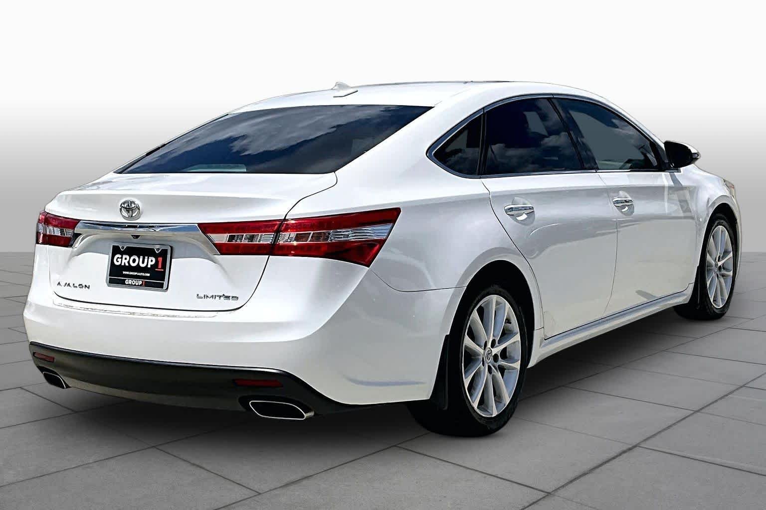 Used 2013 Blizzard Pearl Toyota Limited image 12