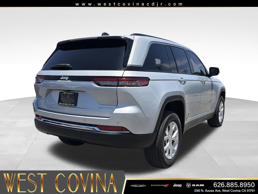 Used 2023 Silver Jeep Limited image 10